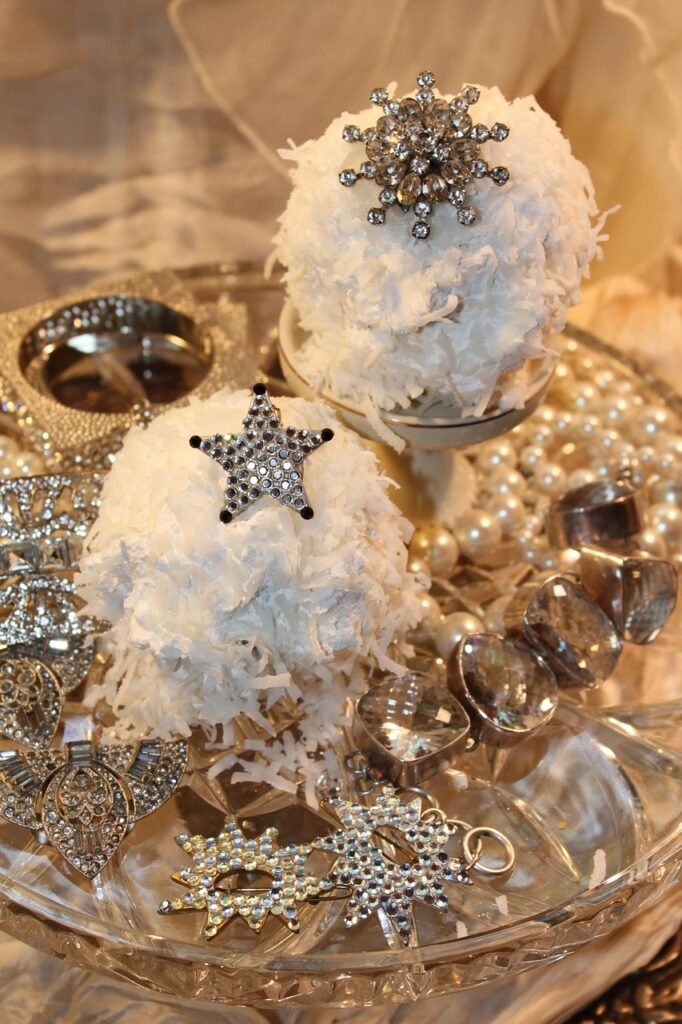 cupcake, jewelry, snowball, brown jewelry